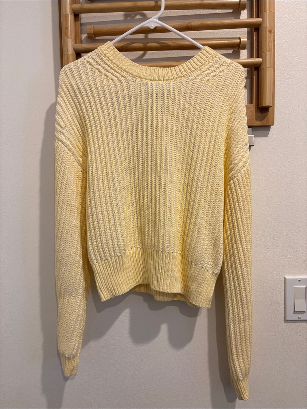 Gap Pale Yellow Crewneck Knit Sweater - Women's Lightweight Pullover